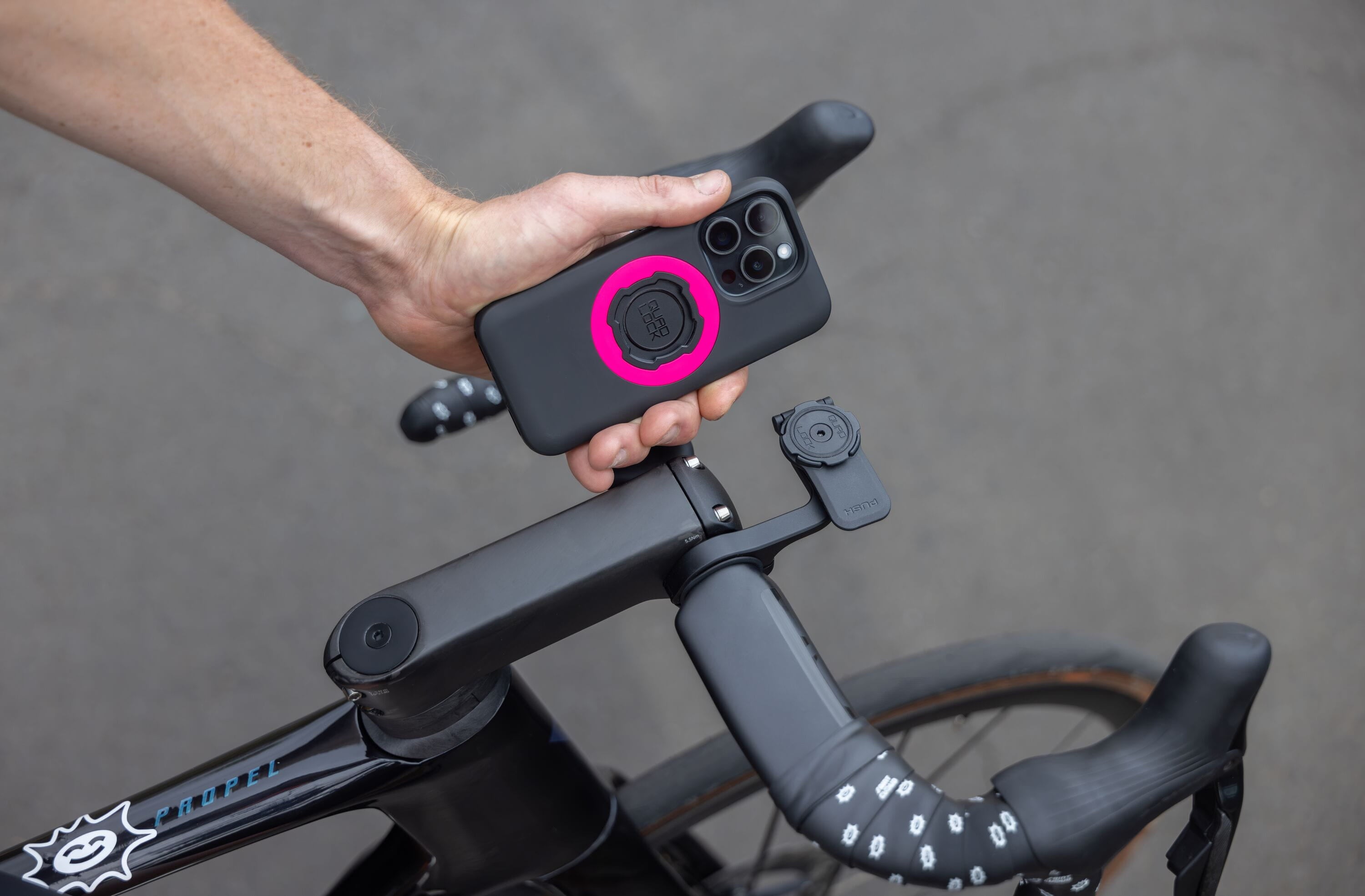 Out Front Mount Pro V2 Black / One Size