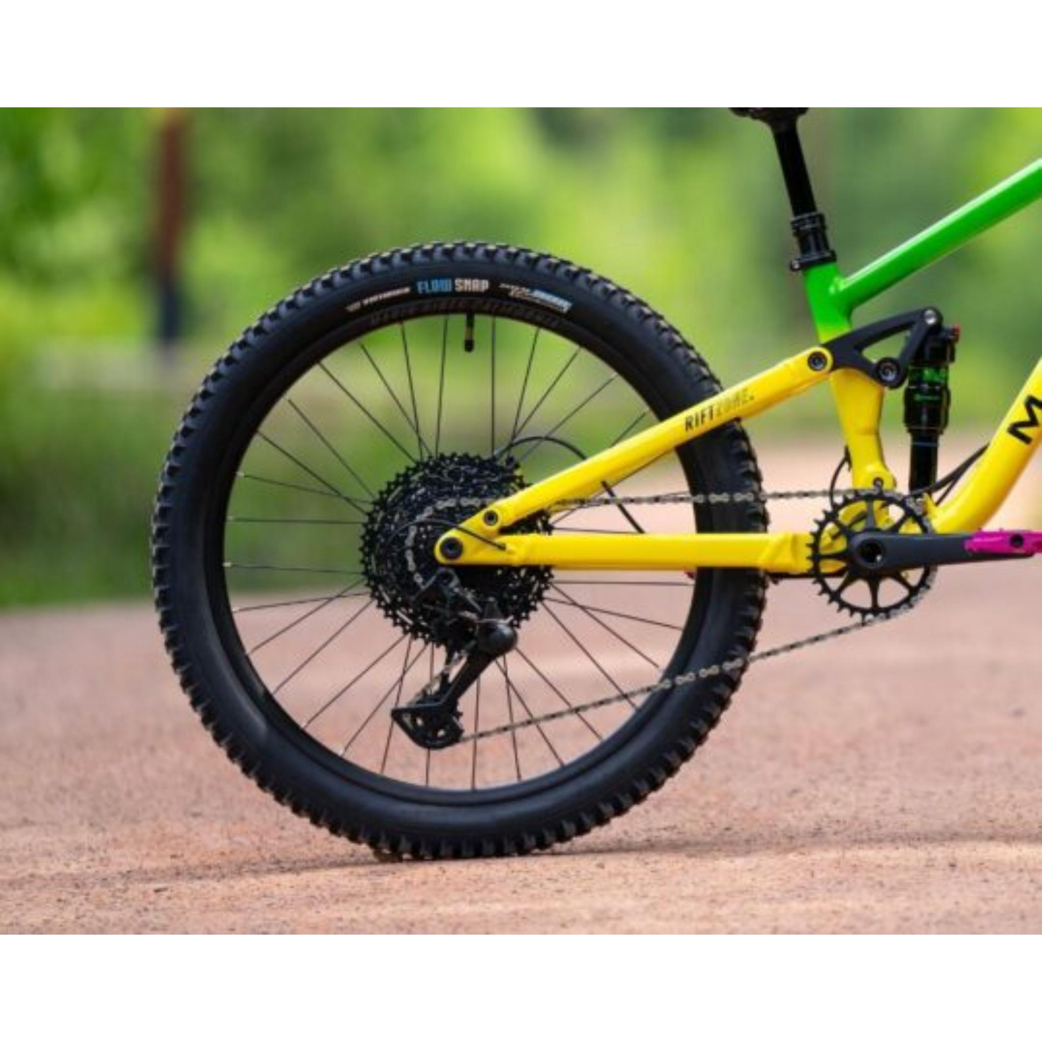 Rift Zone Jr 26 2026 Green/ Yellow Fade / One Size