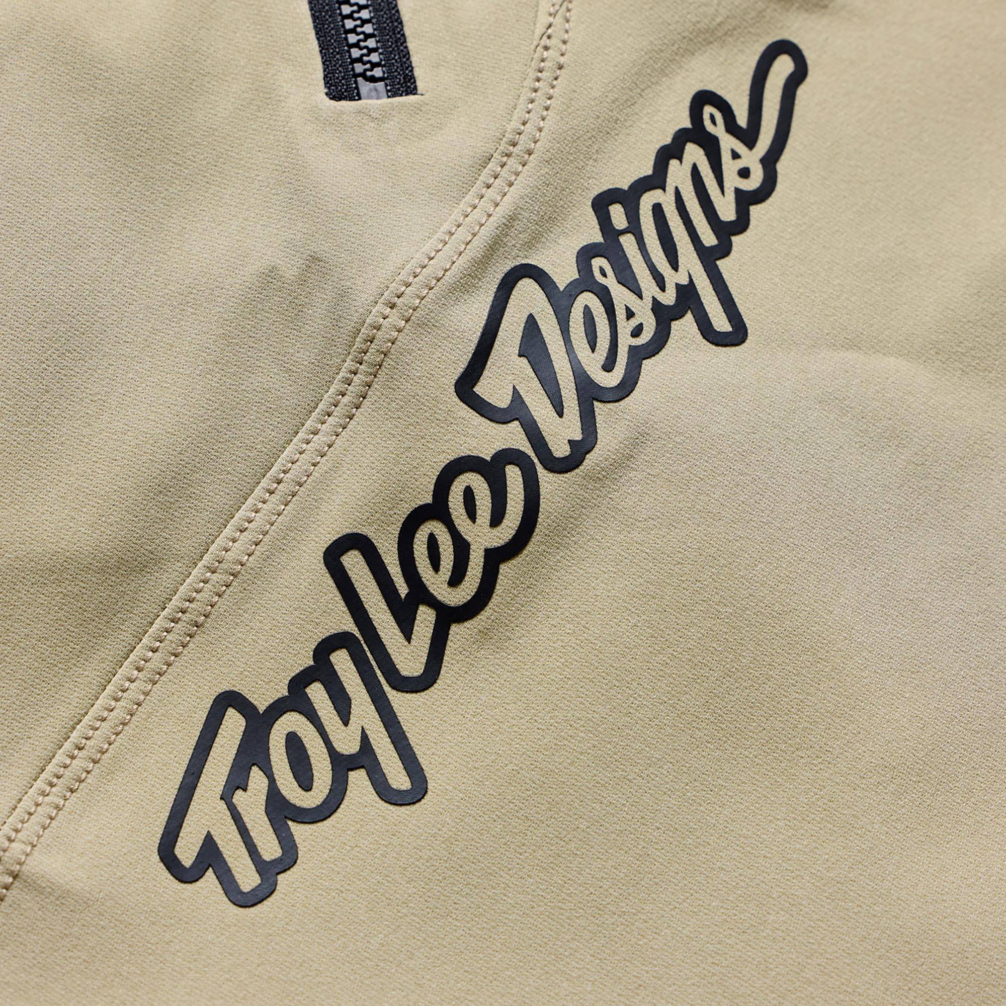 Stage Shell Short