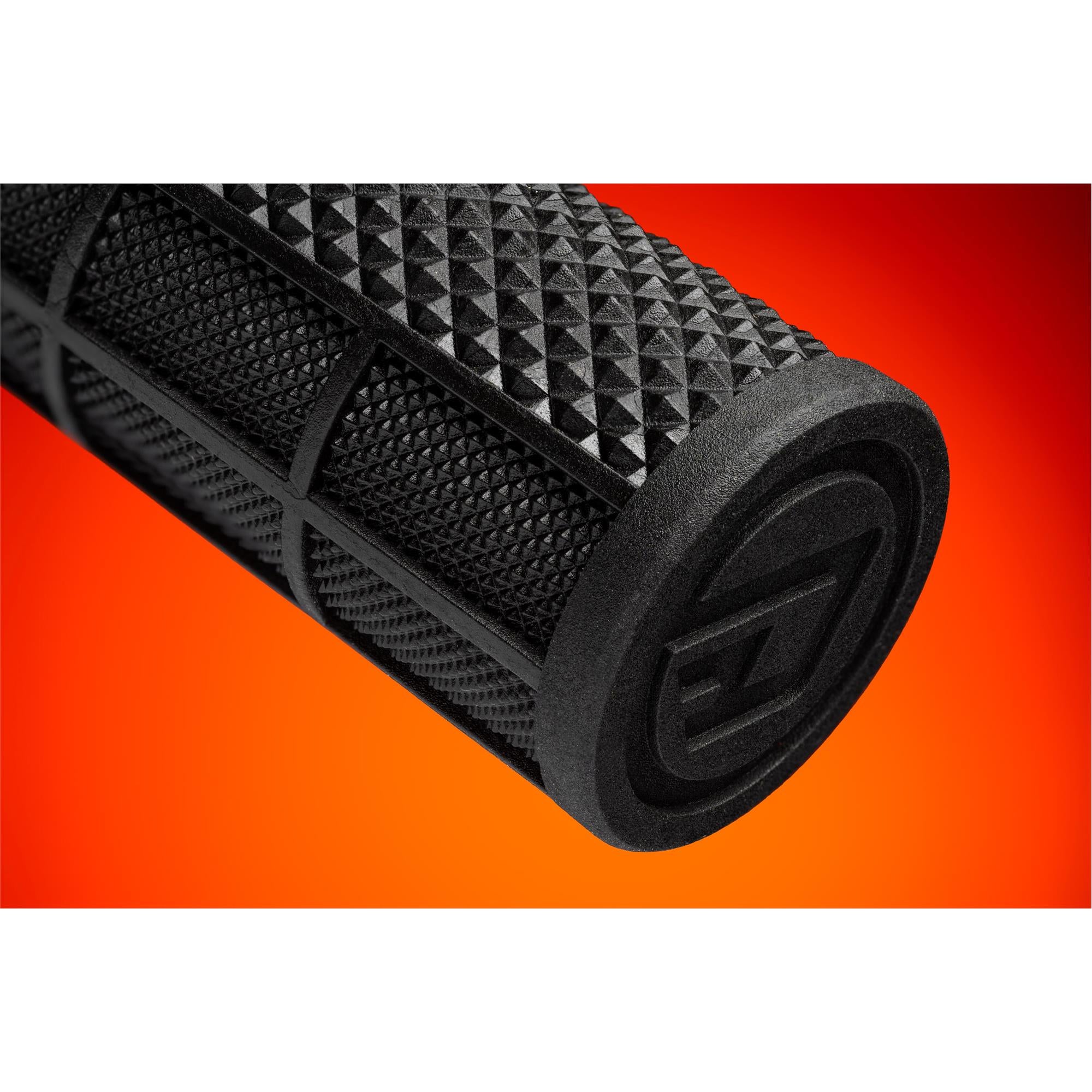 Deity Megattack Grips Black