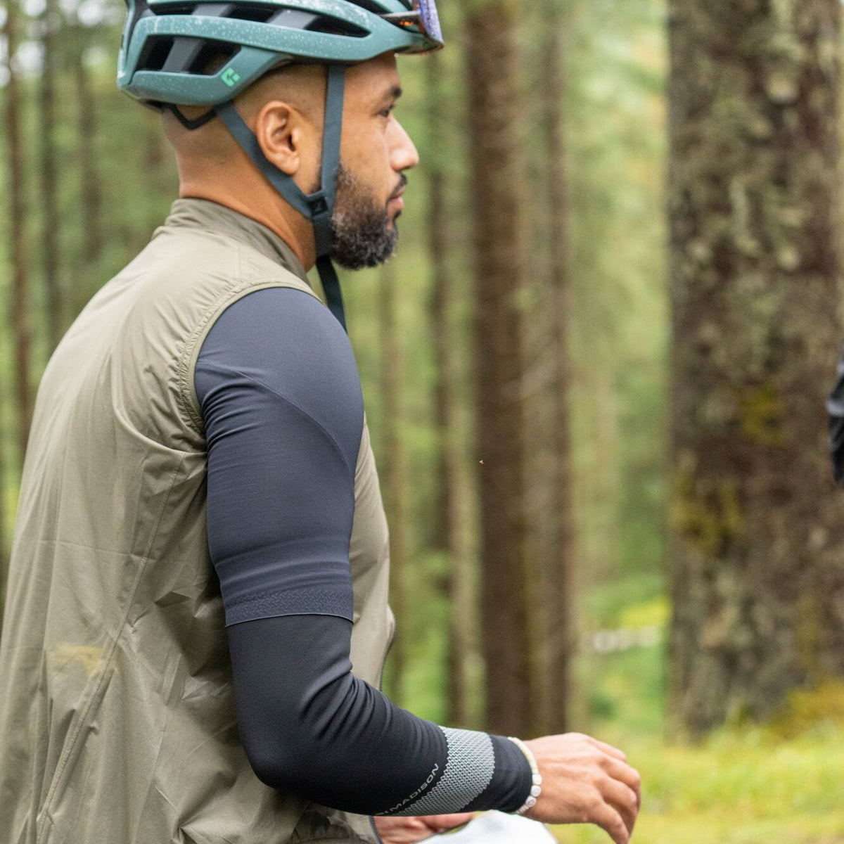 Flux 2L Men's Ultra Packable Waterproof Gilet