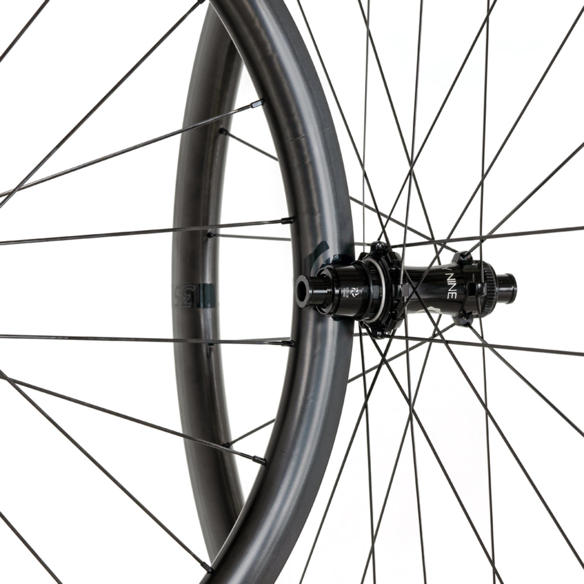 Industry Nine SOLiX SL 35 Carbon Wheelset