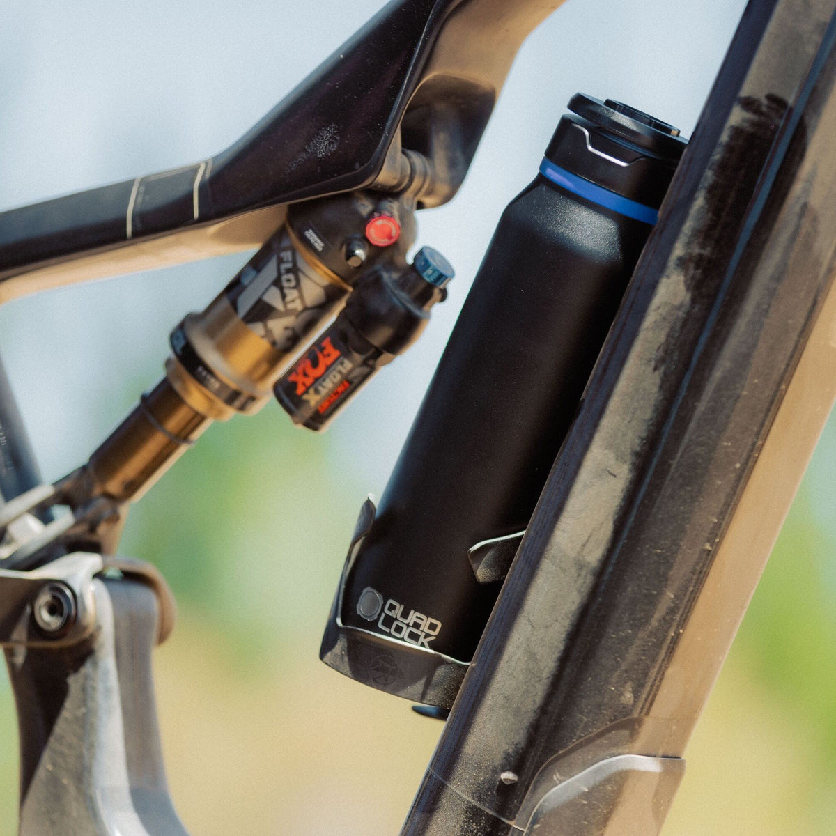 MAG Water Bottle Black / 700ml