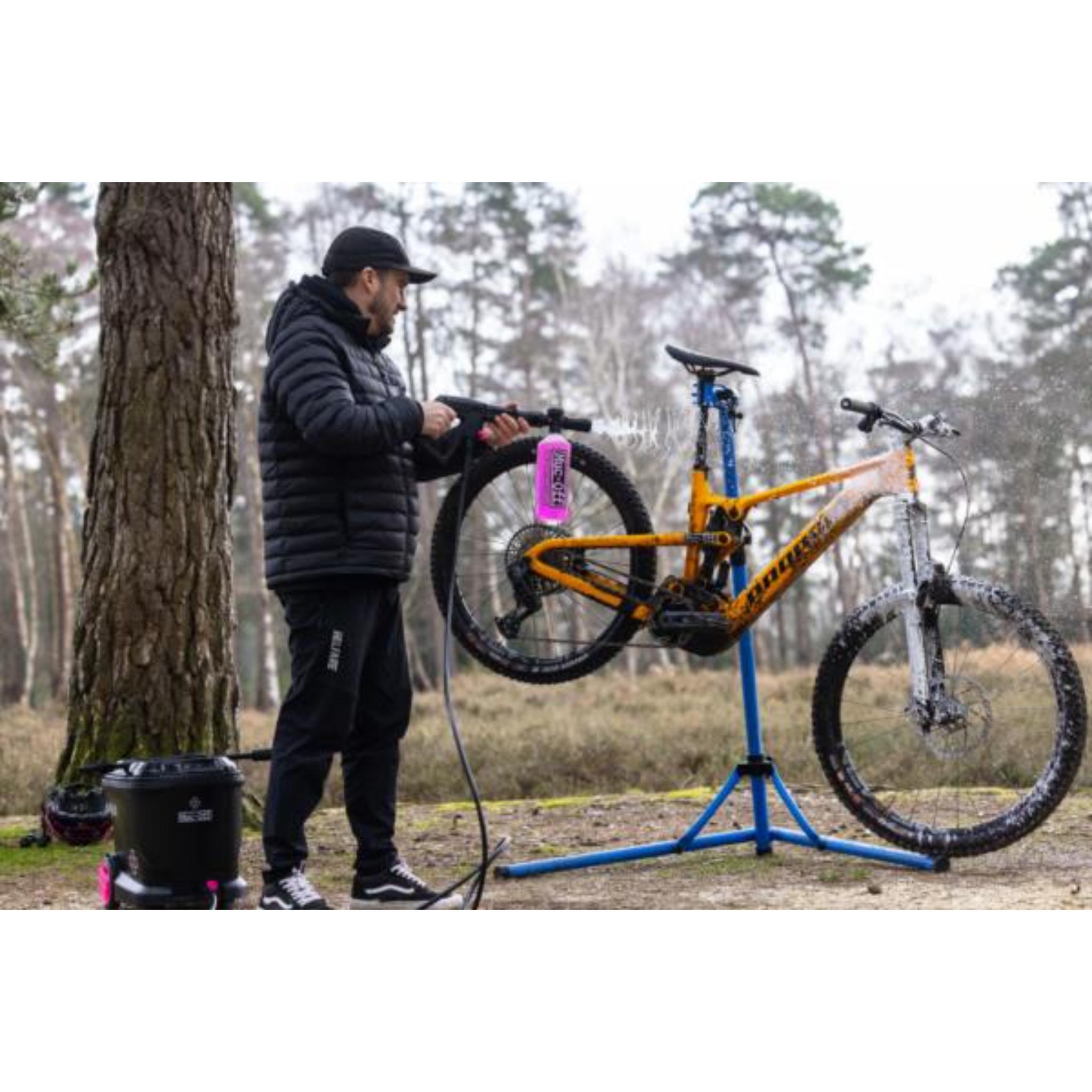 Mobile Pressure Washer & 1L Nano Cleaner