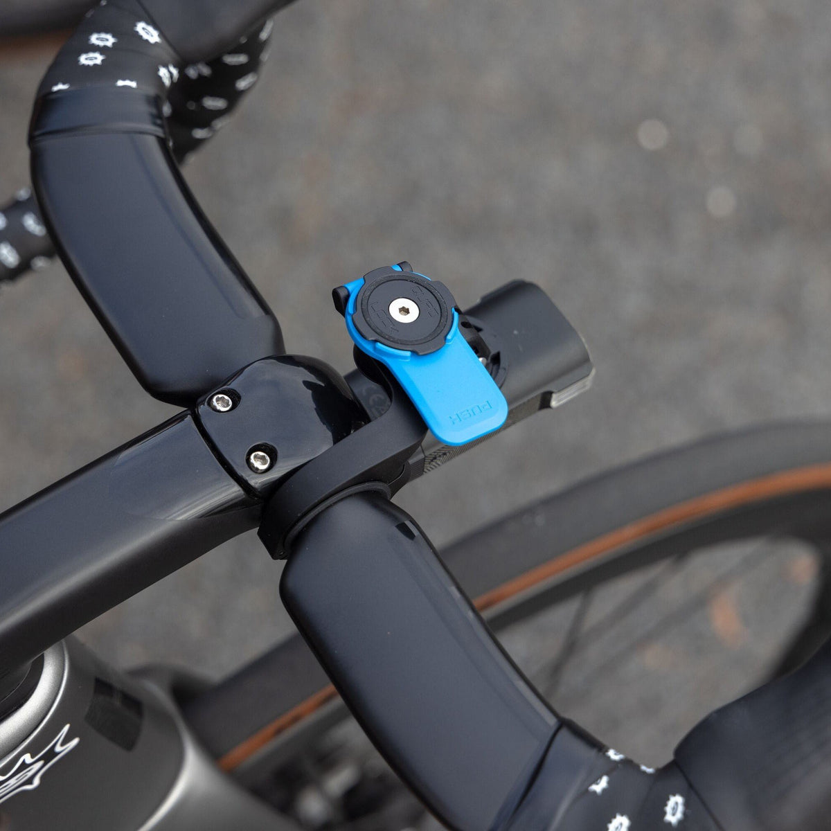 Out Front Mount V3 Black / One Size