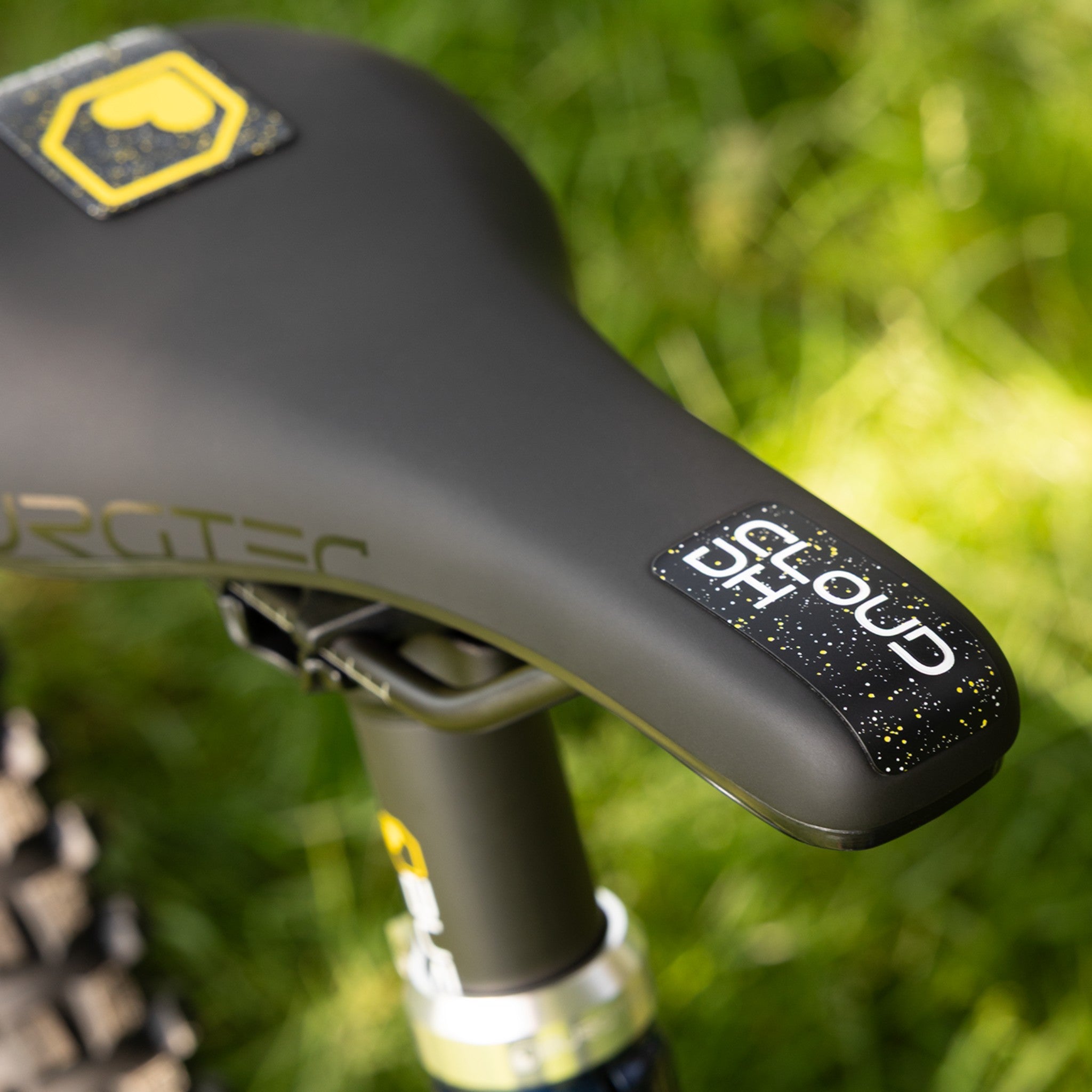The Cloud DH Saddle Black