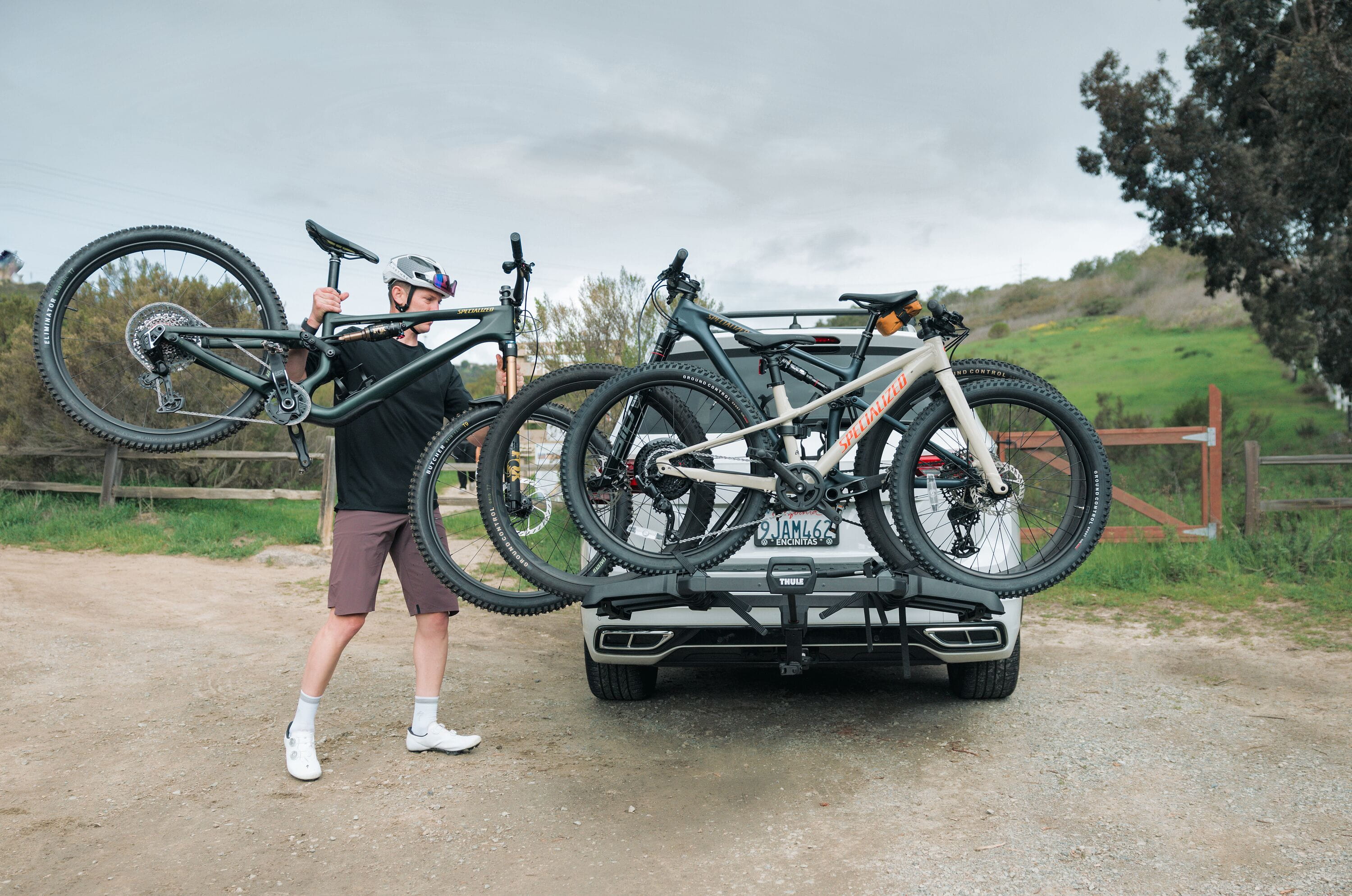 Thule 9013200 OutPace 3-Bike Towball Carrier Black