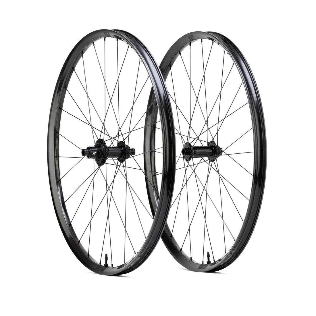 Whisp Carbon 1/1 CL Front Wheel Black