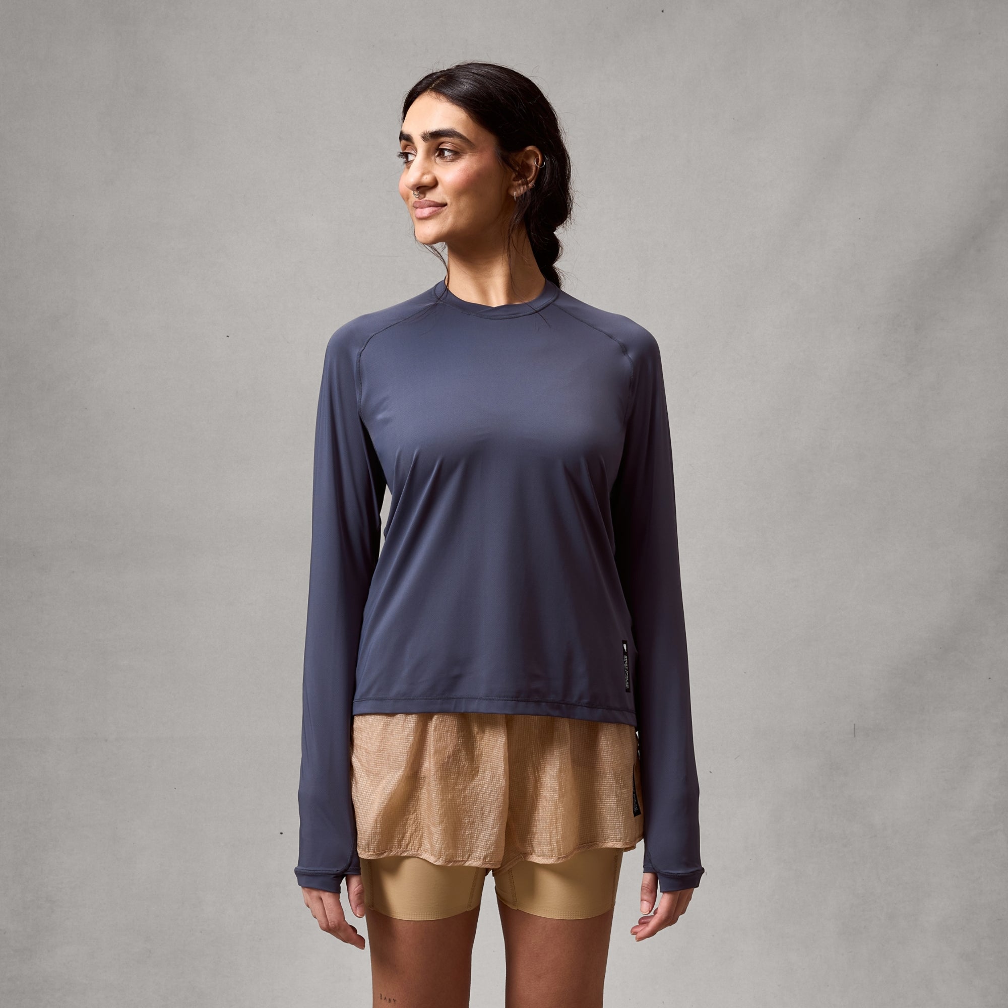 Women's Alltrack Rout L/S Tech Tee Carbon Grey / XS