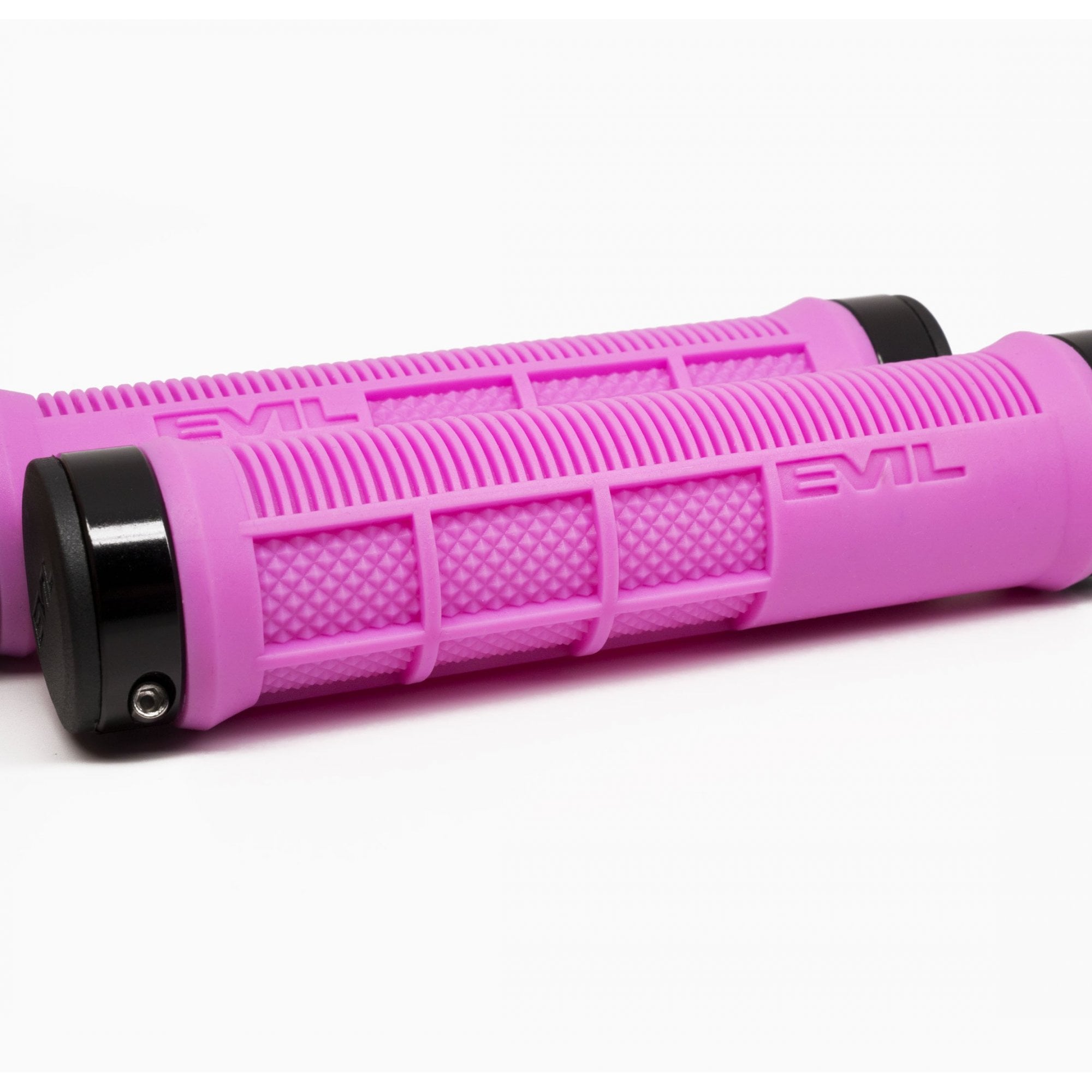 Evil Bikes Pamela Handerson Grip Shrink it and Pink it