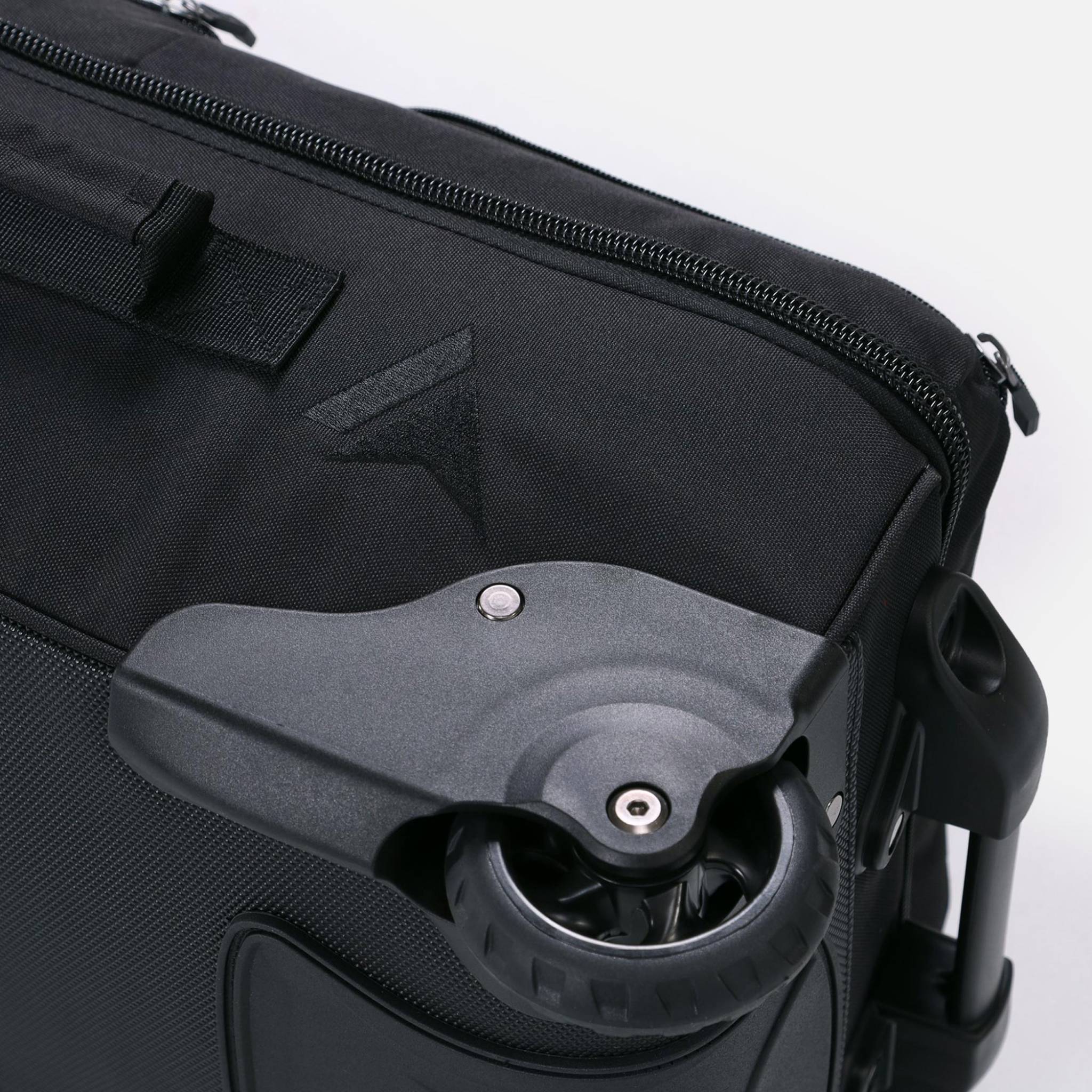 Surfanic Maxim 2.0 40L Roller Bag